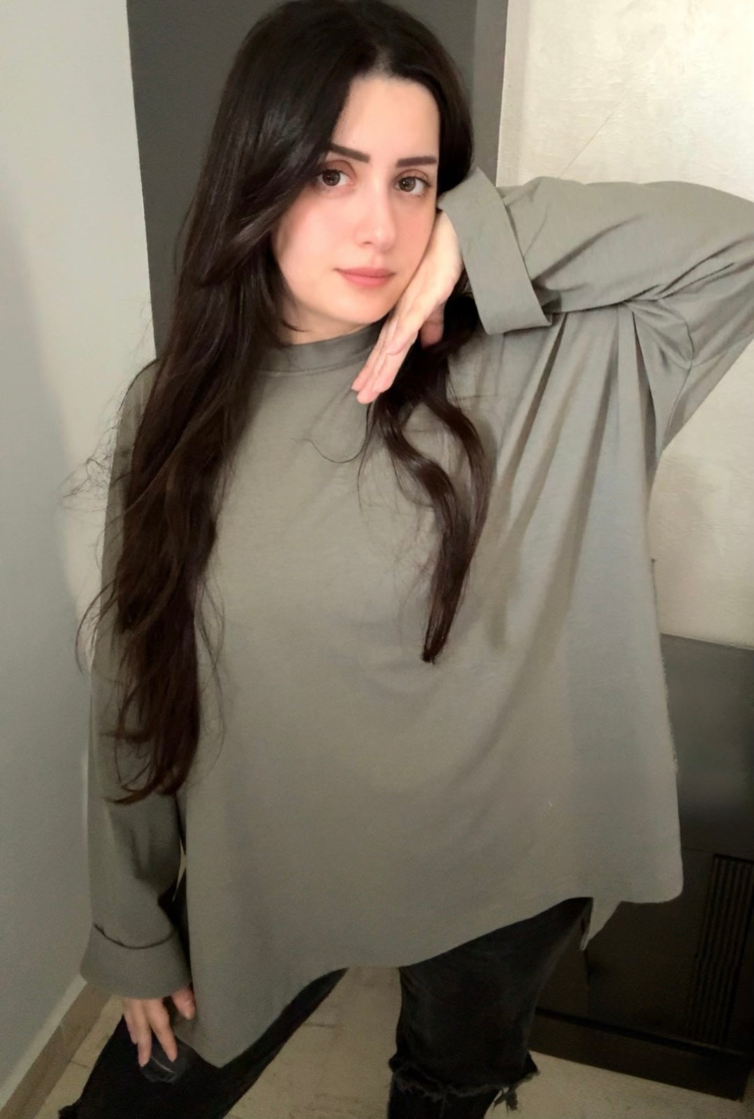Women’s Oversized Long Sleeve High-Low Cotton Top – Olive Green
